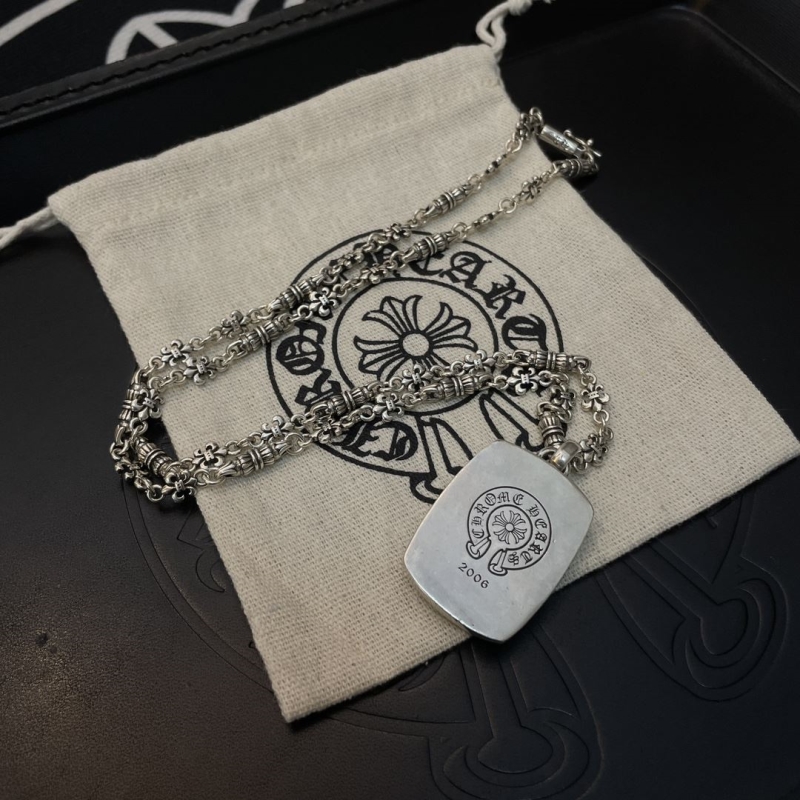 Ch*0me He**ts necklaces